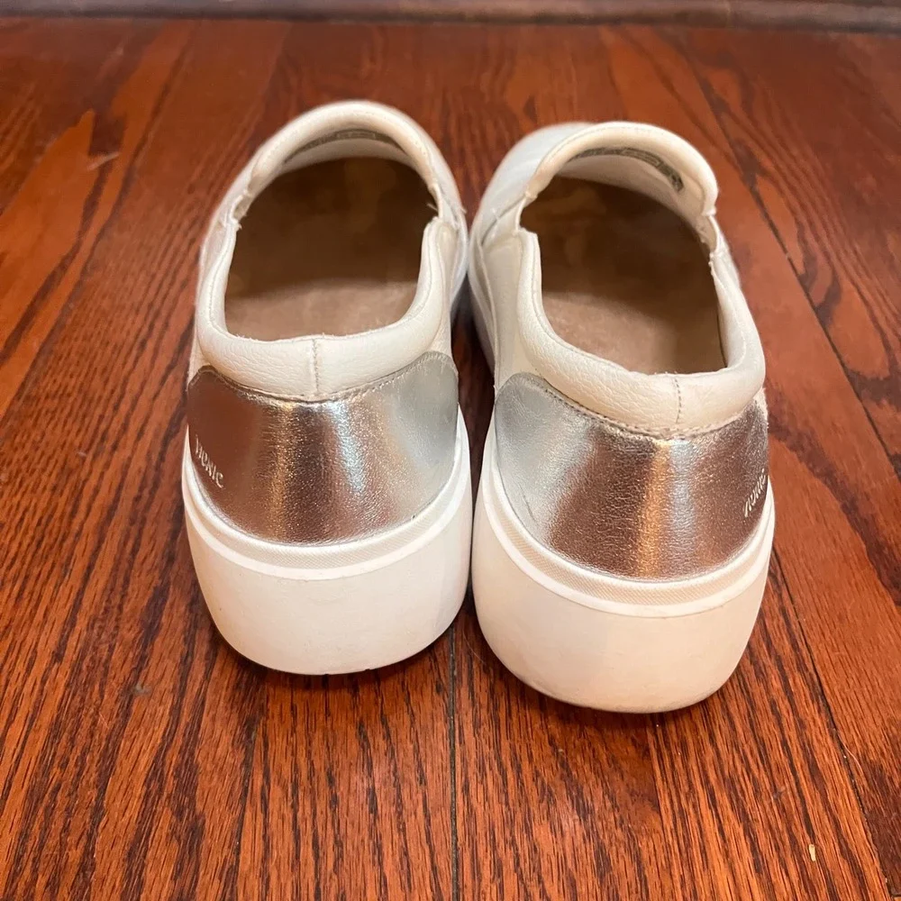 Vionic Kearny Womens 9 Cream Leather Metallic Silver Slip On Platform Sneakers - Picture 4 of 11